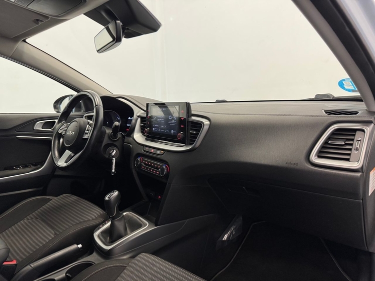 Kia Ceed DRIVE 1.6 MHEV  foto 12