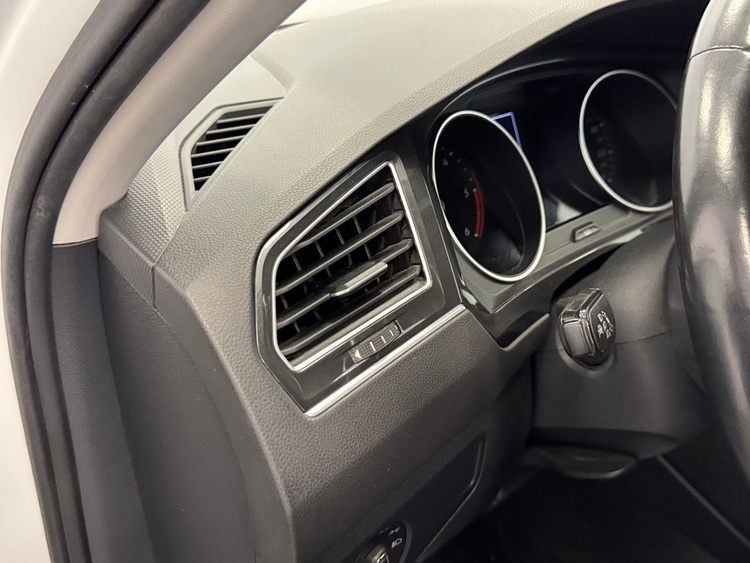 Volkswagen Tiguan ADVANCED foto 14