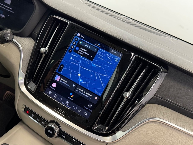 Volvo V60 ULTIMATE AUTO  B4 D foto 42