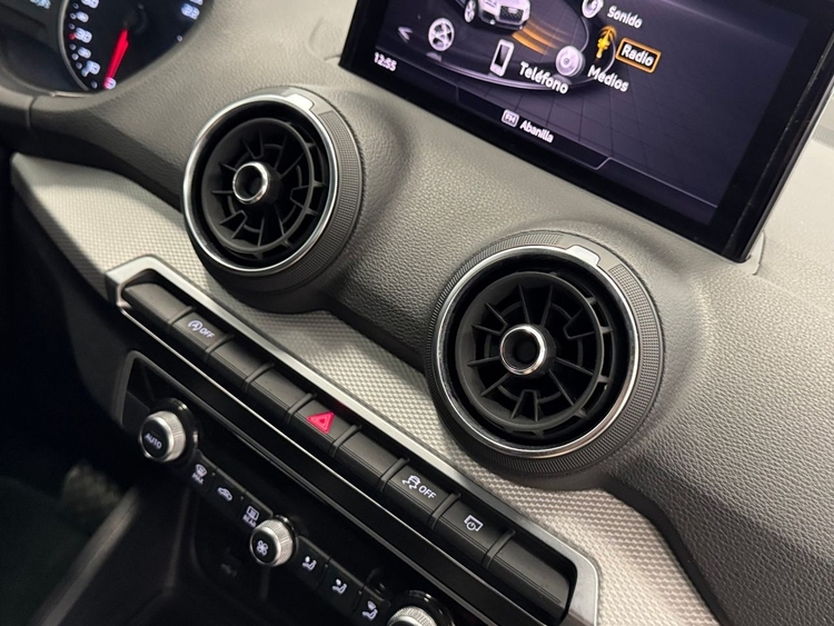 Audi Q2 ADVANCED S-TRONIC  foto 32