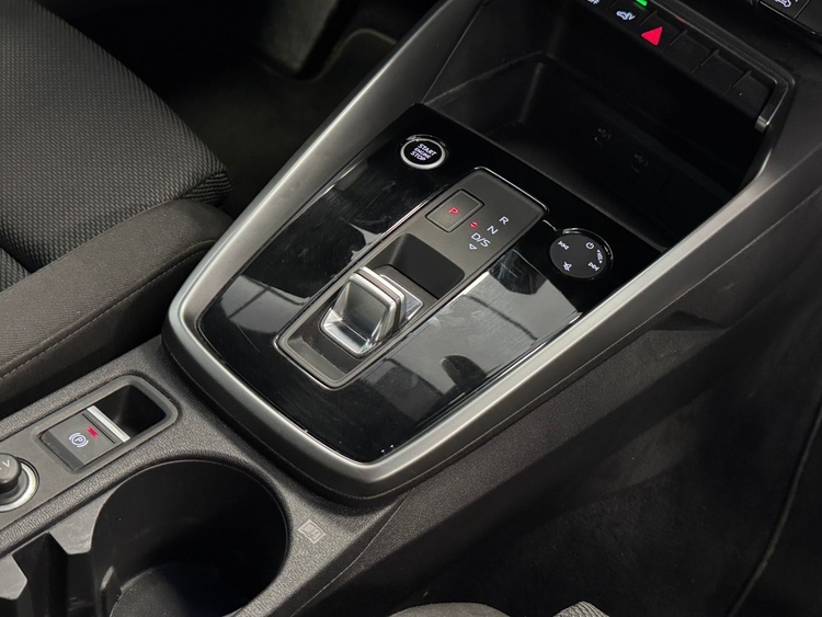 Audi A3 S-LINE  40TFSI E foto 37