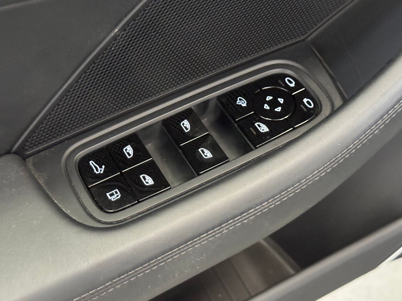 Porsche Panamera 4 E-HYBRID miniatura 17