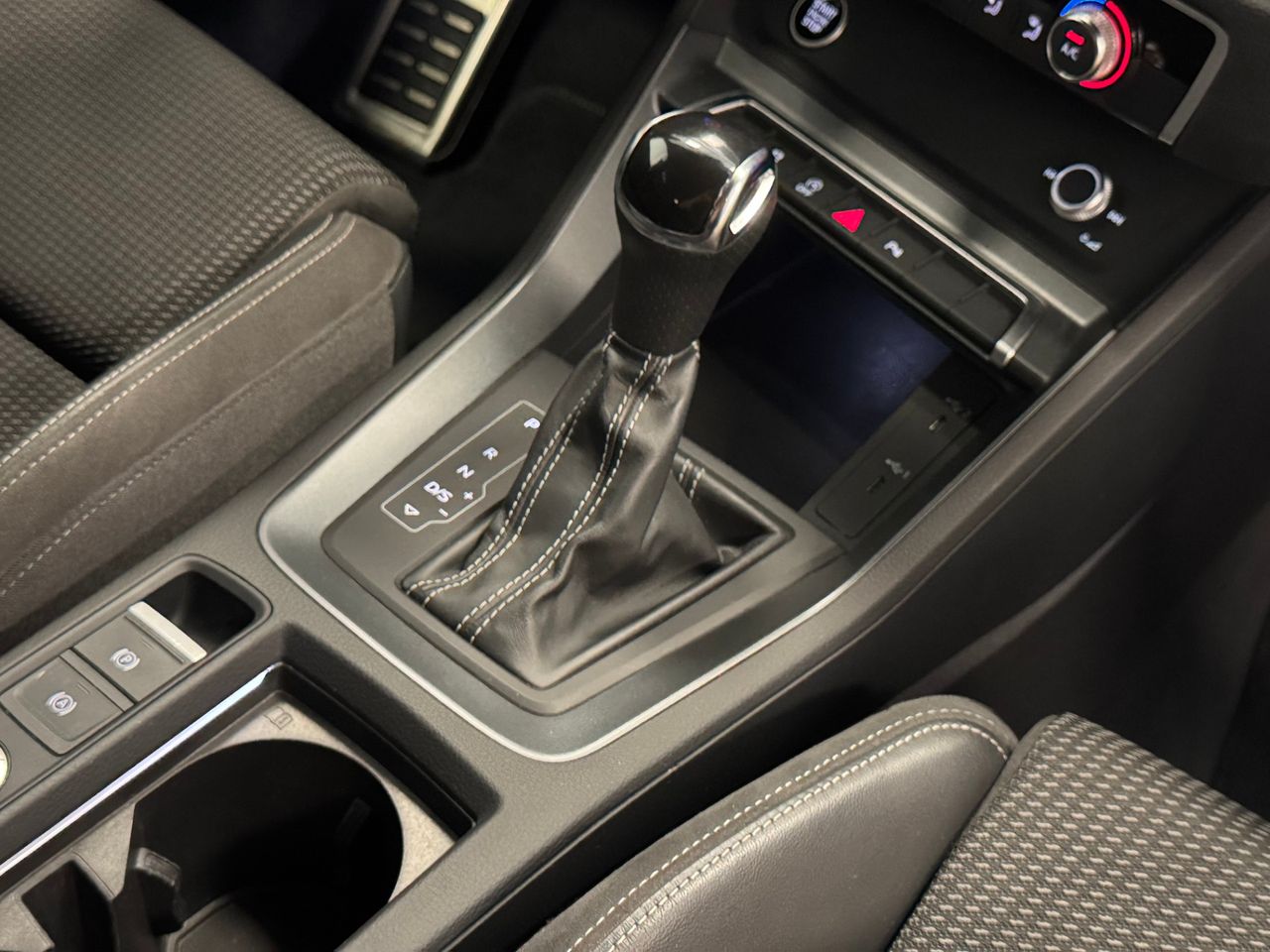 Audi Q3 S LINE BLACK LINE miniatura 32