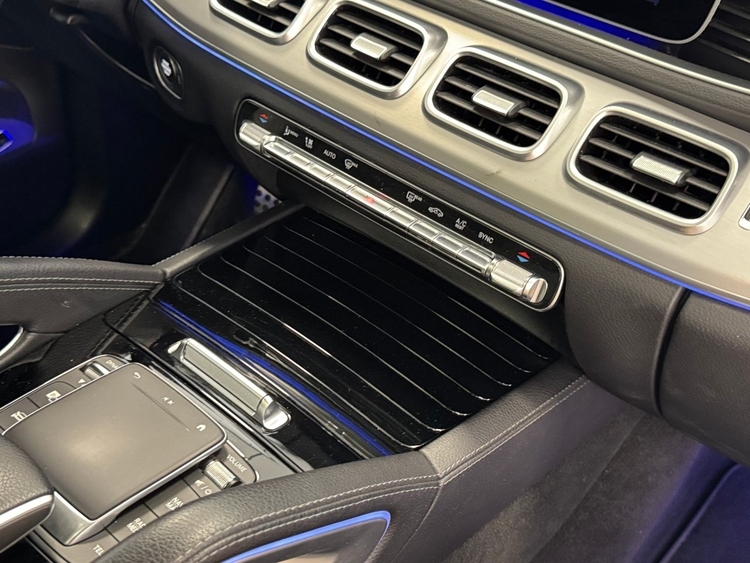 Mercedes GLE 300D 4MATIC AMG foto 45