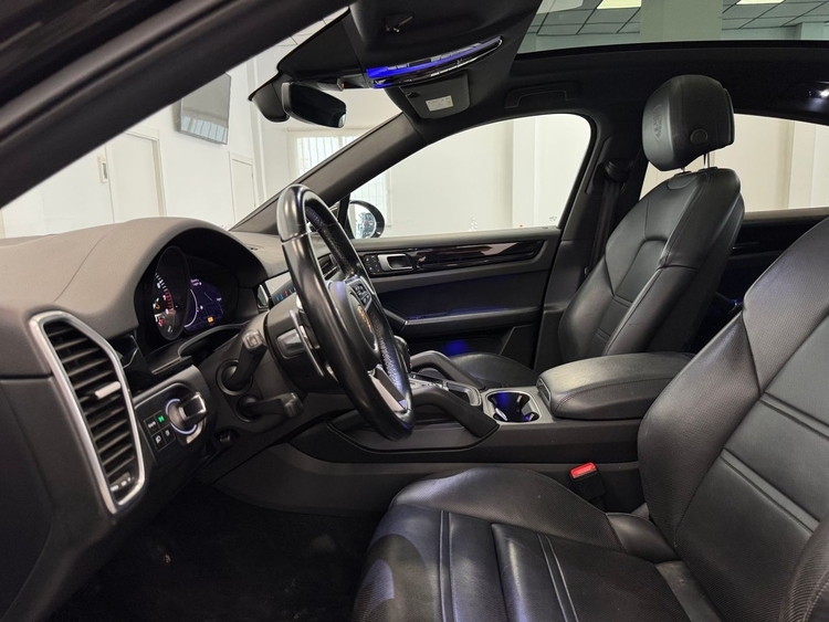 Porsche Cayenne E-HYBRID foto 15
