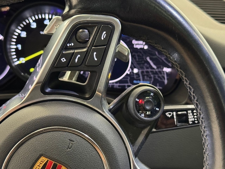 Porsche Cayenne E-HYBRID foto 20