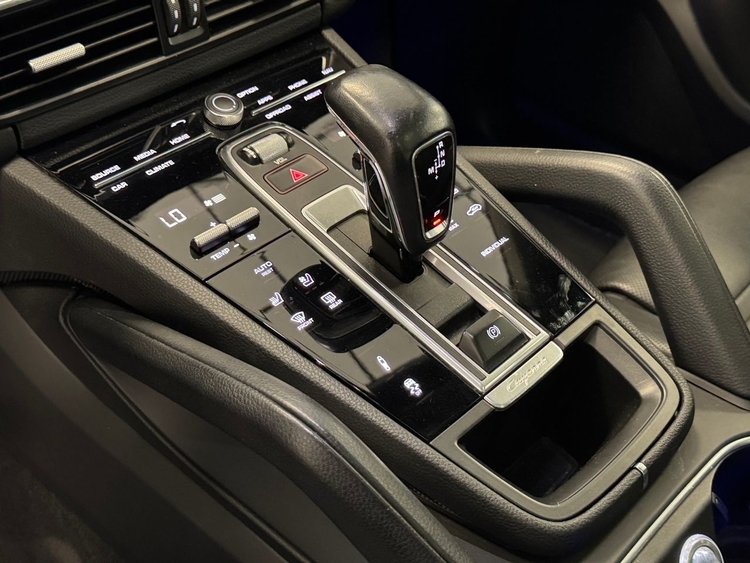 Porsche Cayenne E-HYBRID foto 21