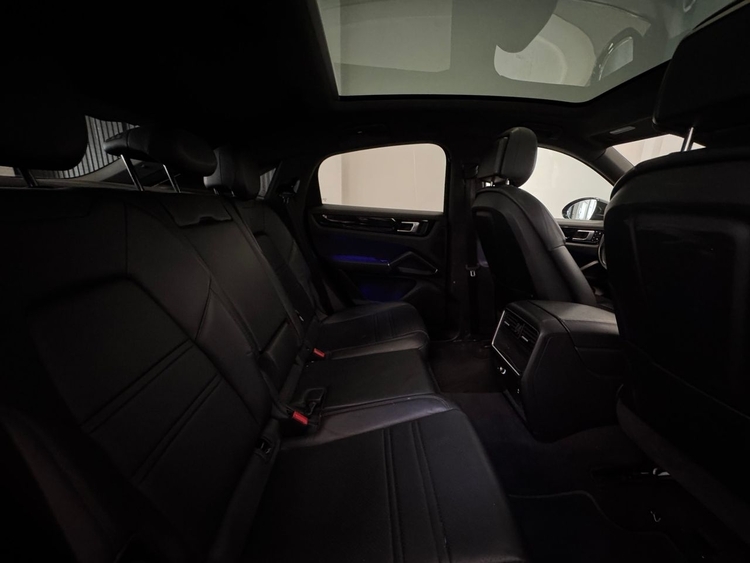 Porsche Cayenne E-HYBRID foto 29