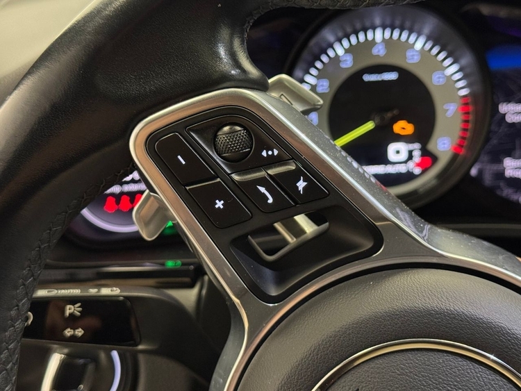 Porsche Cayenne E-HYBRID foto 23