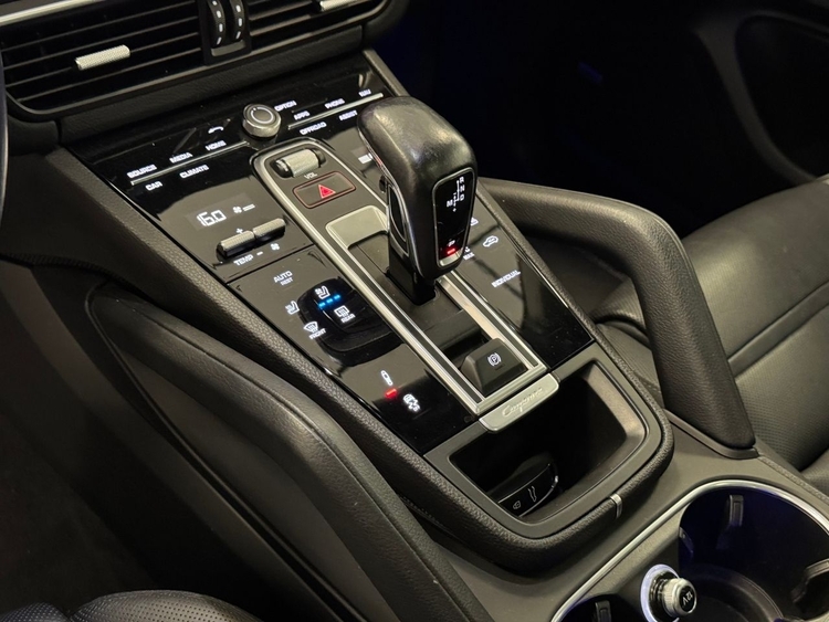 Porsche Cayenne E-HYBRID foto 27