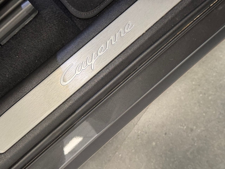 Porsche Cayenne E-HYBRID foto 31