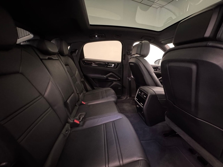 Porsche Cayenne E-HYBRID foto 46