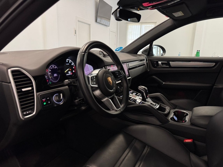 Porsche Cayenne E-HYBRID foto 14