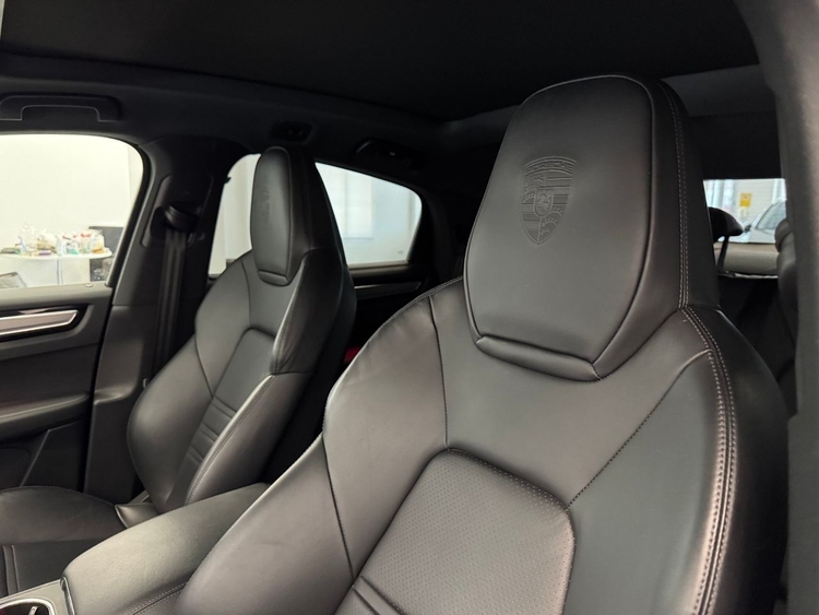 Porsche Cayenne E-HYBRID foto 16