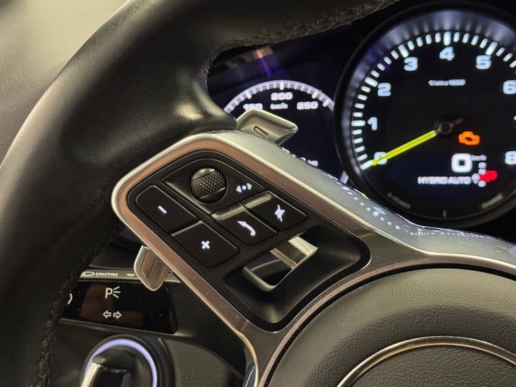 Porsche Cayenne E-HYBRID foto 23