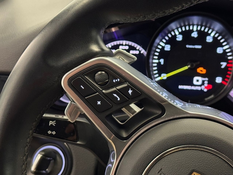 Porsche Cayenne E-HYBRID foto 24