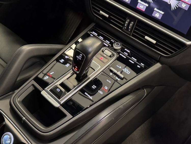Porsche Cayenne E-HYBRID foto 40