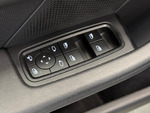 Porsche Taycan TAYCAN miniatura 16