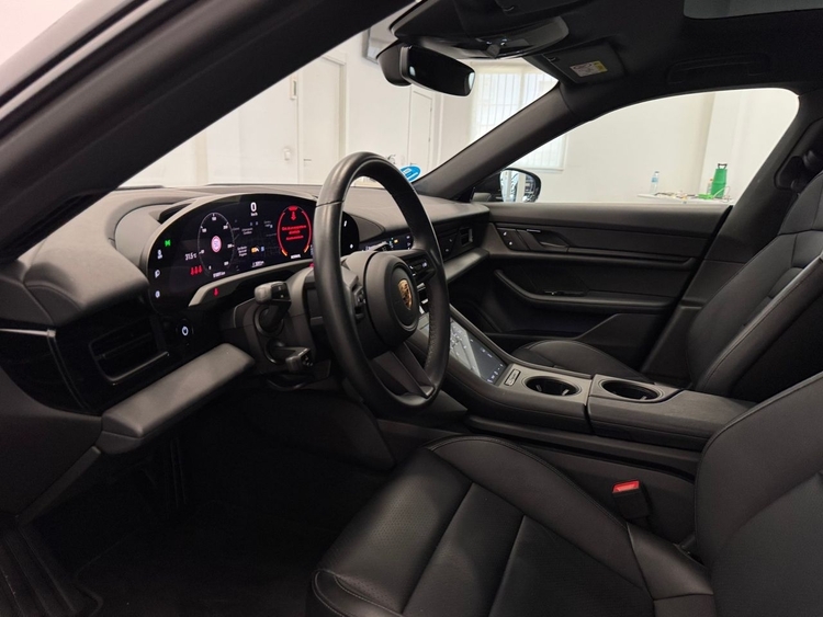 Porsche Taycan TAYCAN foto 14