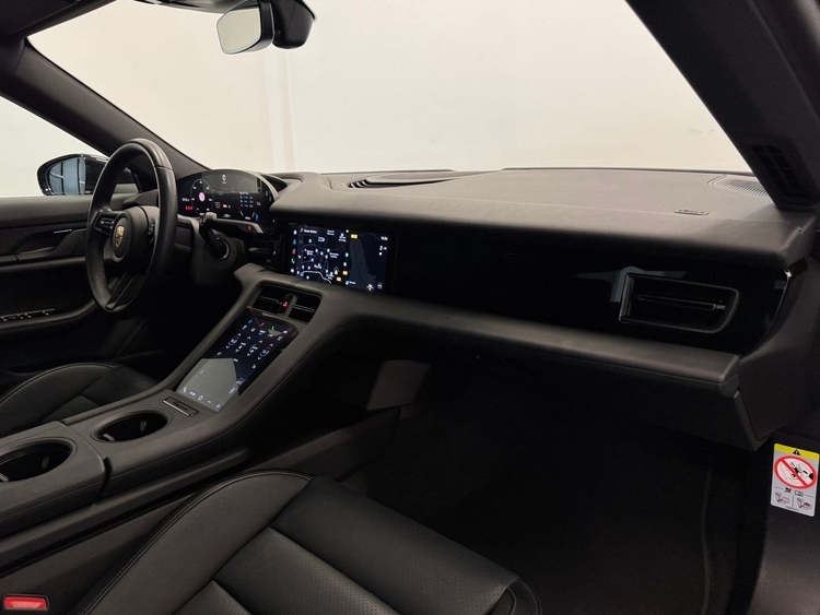 Porsche Taycan TAYCAN foto 28