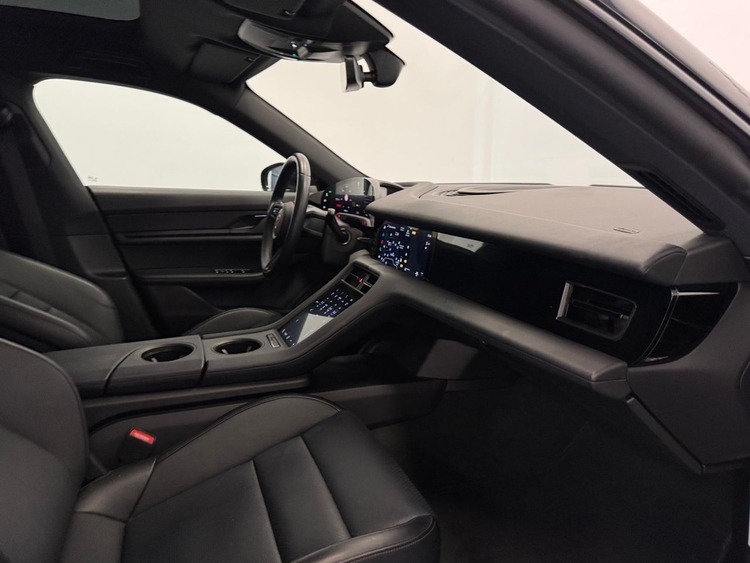Porsche Taycan TAYCAN foto 29
