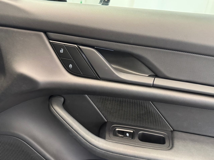 Porsche Taycan TAYCAN foto 31