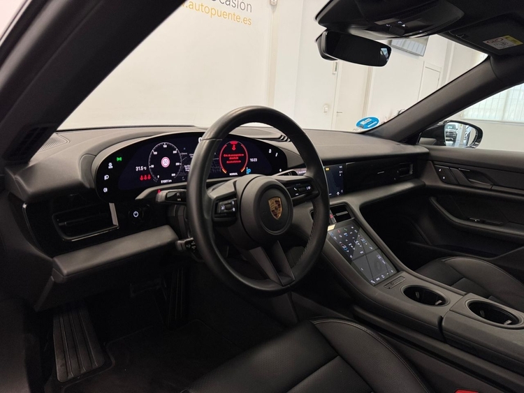 Porsche Taycan TAYCAN foto 8