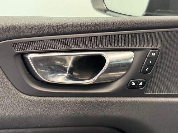 Volvo XC60 Plus Bright Auto foto 15