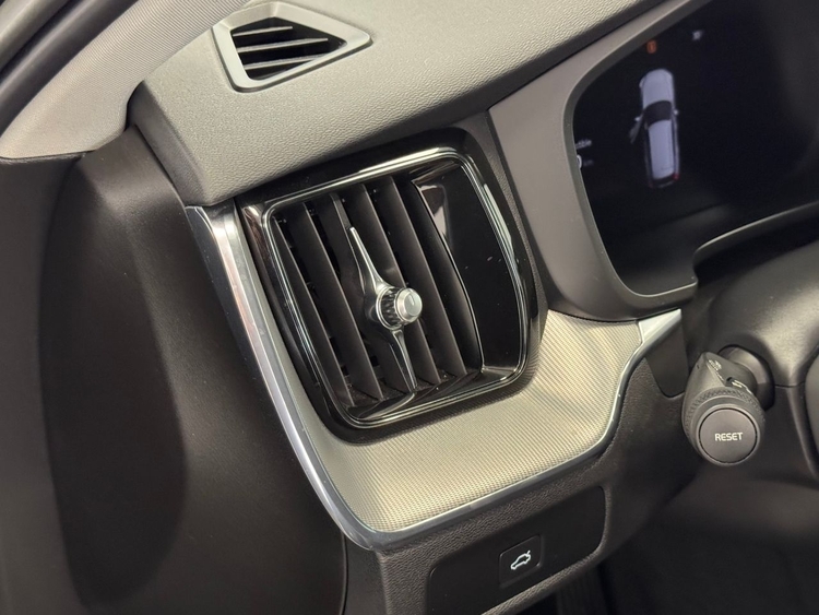 Volvo XC60 Plus Bright Auto foto 17