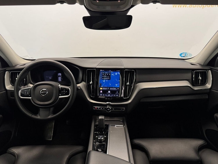 Volvo XC60 Plus Bright Auto foto 25