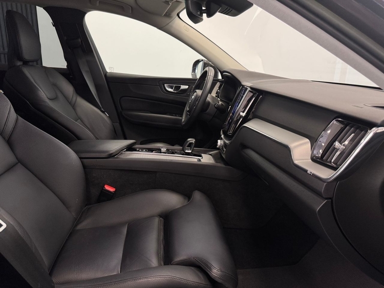 Volvo XC60 Plus Bright Auto foto 27
