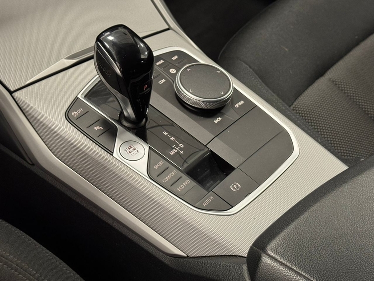 BMW Serie 3 320D AUTO foto 21