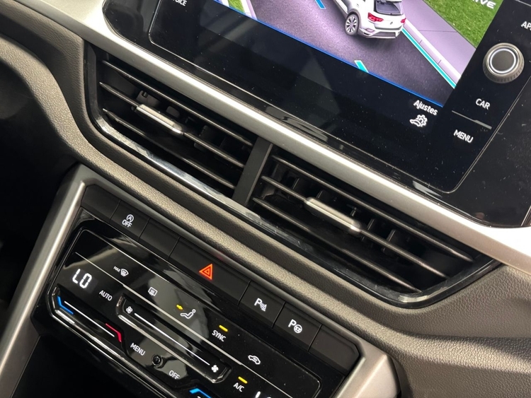 Volkswagen T-Roc LIFE  foto 18