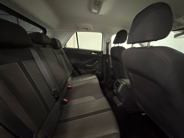 Volkswagen T-Roc LIFE  foto 21