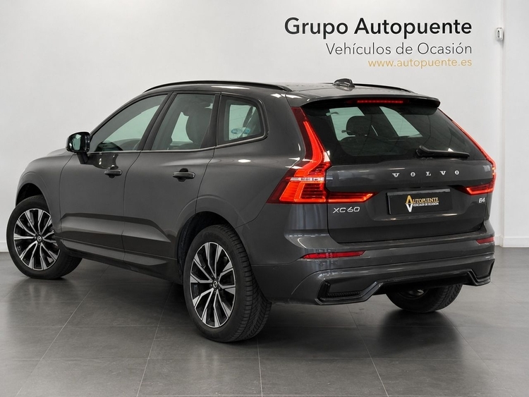 Volvo XC60 B4 D PLUS DARK AUTO foto 5