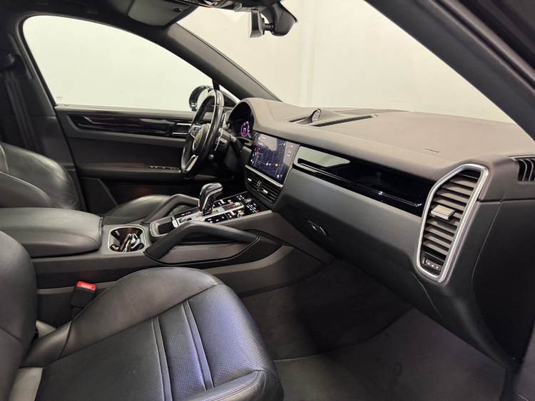 Porsche Cayenne E-HYBRID foto 28