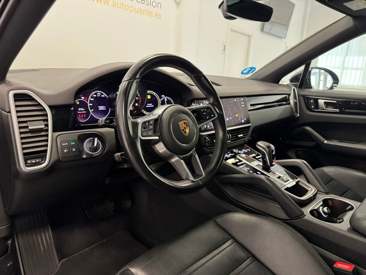 Porsche Cayenne E-HYBRID foto 8