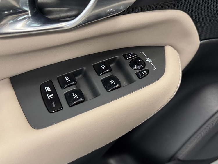 Volvo XC90 T8 AWD PLUS DARK RECHARGE AUTO foto 15