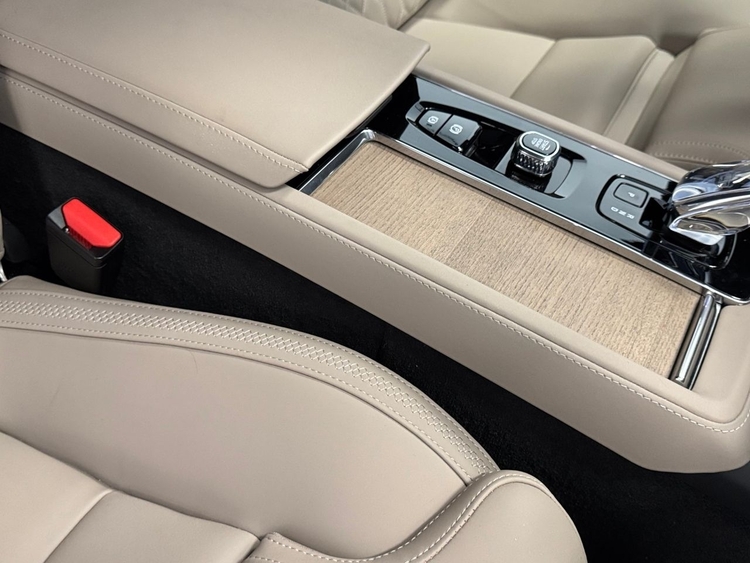 Volvo XC90 T8 AWD PLUS DARK RECHARGE AUTO foto 38