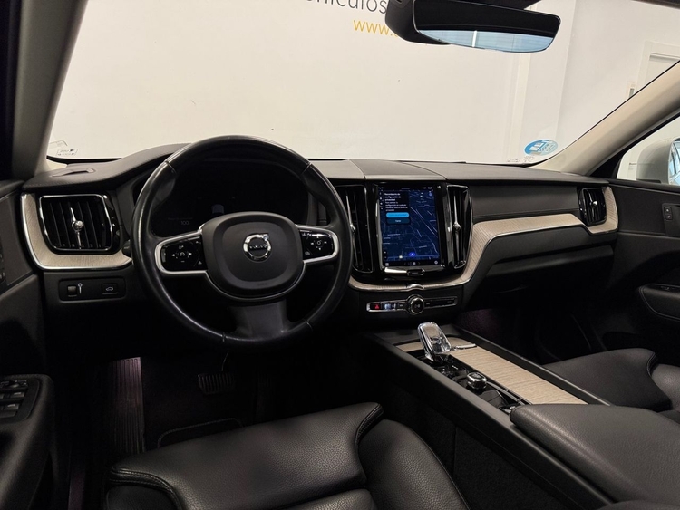 Volvo XC60 B4 D INSCRIPTION AUTO foto 9