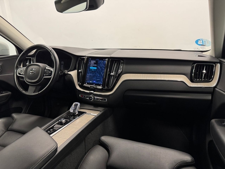 Volvo XC60 B4 D INSCRIPTION AUTO foto 11