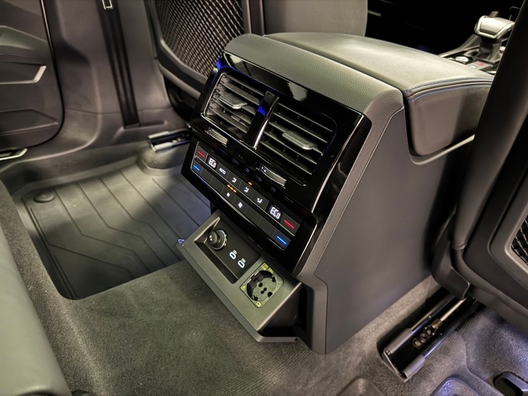 Volkswagen Touareg R  3.0 V6  foto 45