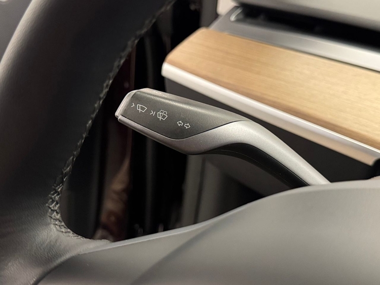 Tesla Model Y MODEL Y PERFORMANCE foto 14