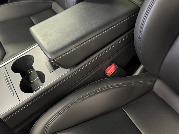 Tesla Model Y MODEL Y PERFORMANCE foto 18