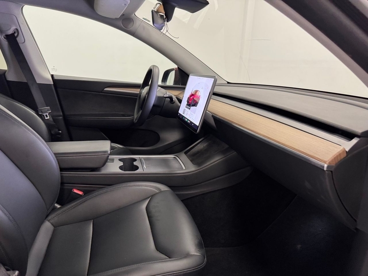 Tesla Model Y MODEL Y PERFORMANCE foto 19