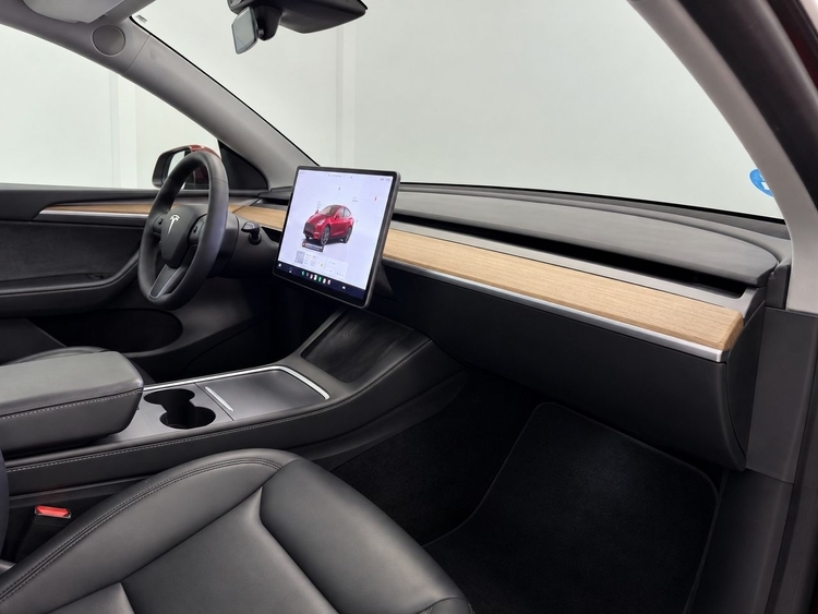 Tesla Model Y MODEL Y PERFORMANCE foto 10
