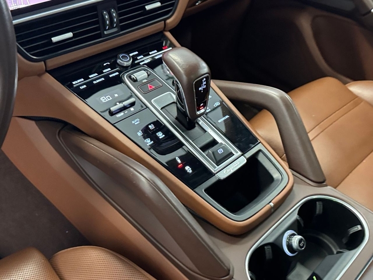 Porsche Cayenne E-HYBRID  foto 25