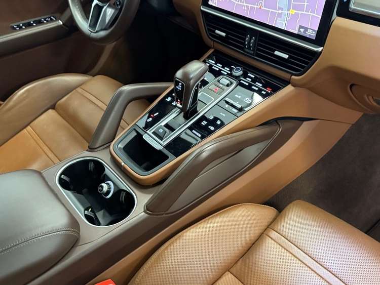 Porsche Cayenne E-HYBRID  foto 37