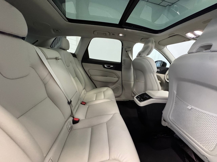 Volvo XC60 2.0 B4D ULTIMATE DARK AUTO foto 41